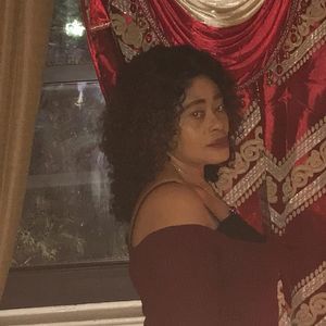 Meet your Posher, Taina